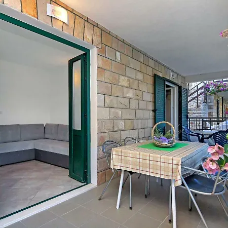 Rubin-2 By Interhome Appartement Selca kod Bogomolja